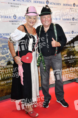 Wiesn Anstich 2023 im Hofbräu Berlin