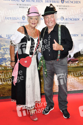 Wiesn Anstich 2023 im Hofbräu Berlin