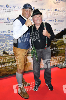 Wiesn Anstich 2023 im Hofbräu Berlin