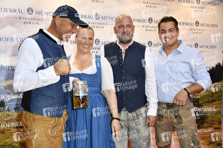 Wiesn Anstich 2023 im Hofbräu Berlin