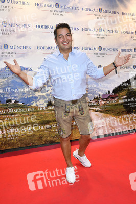 Wiesn Anstich 2023 im Hofbräu Berlin
