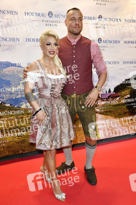 Wiesn Anstich 2023 im Hofbräu Berlin