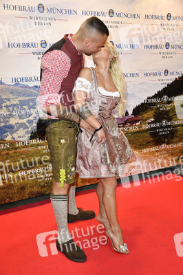 Wiesn Anstich 2023 im Hofbräu Berlin