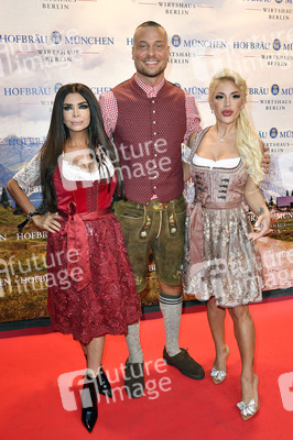 Wiesn Anstich 2023 im Hofbräu Berlin