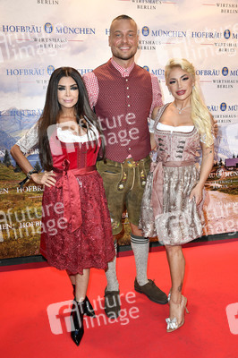 Wiesn Anstich 2023 im Hofbräu Berlin
