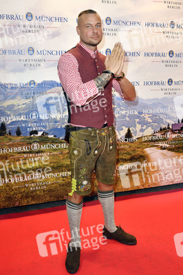 Wiesn Anstich 2023 im Hofbräu Berlin