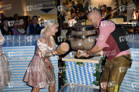 Wiesn Anstich 2023 im Hofbräu Berlin