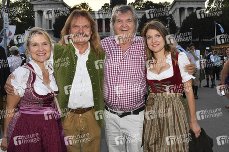 Almauftrieb beim Oktoberfest 2023 in München