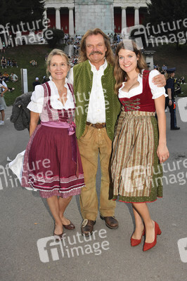 Almauftrieb beim Oktoberfest 2023 in München