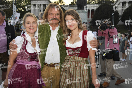 Almauftrieb beim Oktoberfest 2023 in München