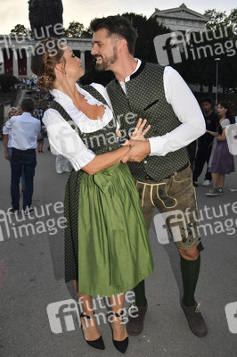 Almauftrieb beim Oktoberfest 2023 in München