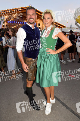 Almauftrieb beim Oktoberfest 2023 in München