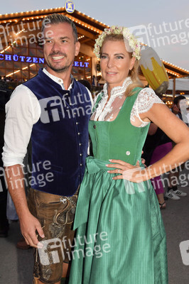Almauftrieb beim Oktoberfest 2023 in München