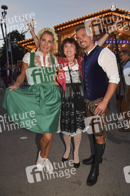 Almauftrieb beim Oktoberfest 2023 in München