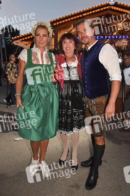 Almauftrieb beim Oktoberfest 2023 in München