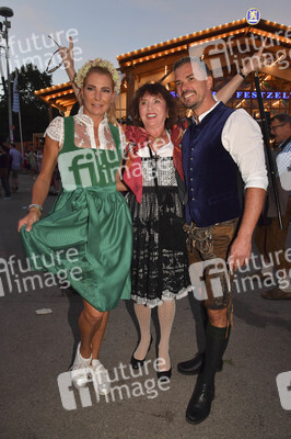 Almauftrieb beim Oktoberfest 2023 in München