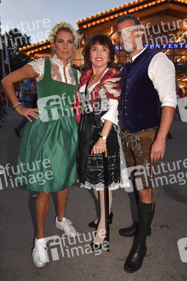 Almauftrieb beim Oktoberfest 2023 in München