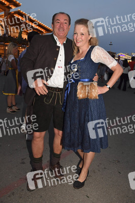 Almauftrieb beim Oktoberfest 2023 in München