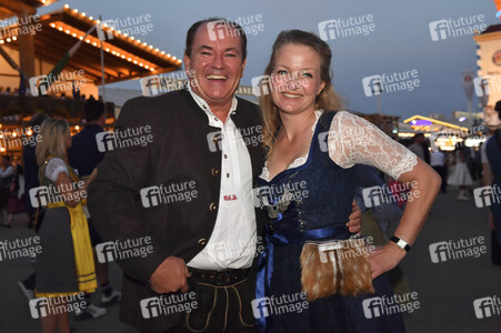 Almauftrieb beim Oktoberfest 2023 in München