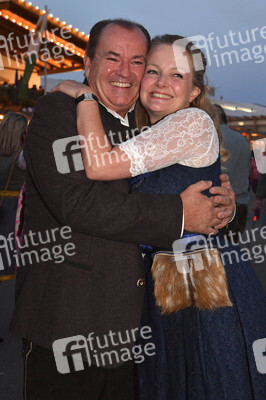 Almauftrieb beim Oktoberfest 2023 in München