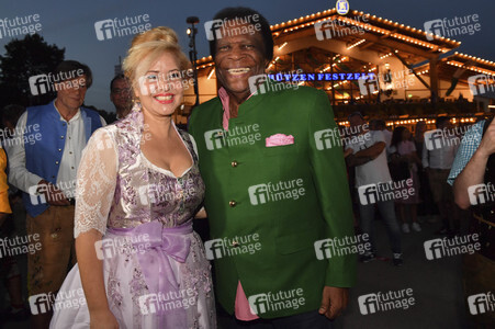 Almauftrieb beim Oktoberfest 2023 in München