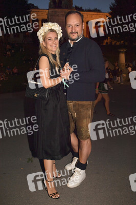 Almauftrieb beim Oktoberfest 2023 in München