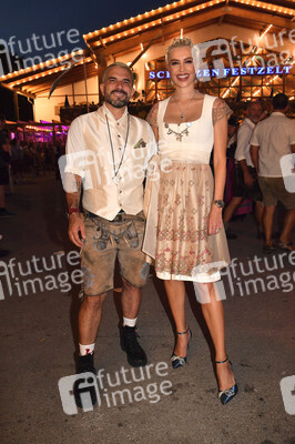 Almauftrieb beim Oktoberfest 2023 in München