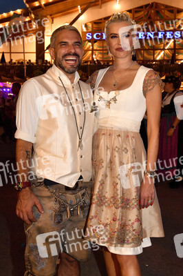 Almauftrieb beim Oktoberfest 2023 in München
