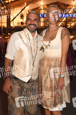 Almauftrieb beim Oktoberfest 2023 in München