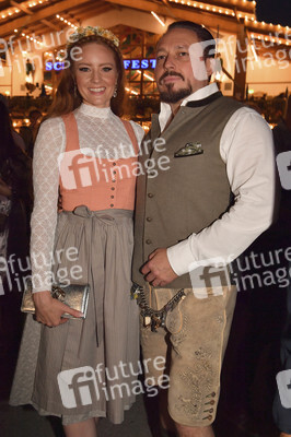Almauftrieb beim Oktoberfest 2023 in München