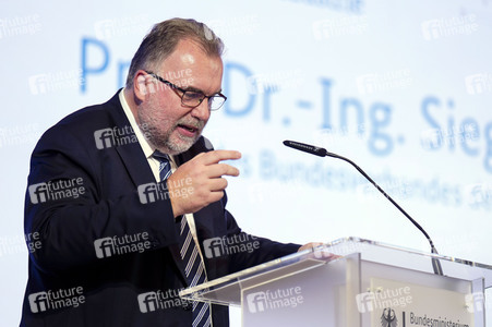 Konferenz 'Mikroelektronik: Schlüssel zur Transformation' in Berlin