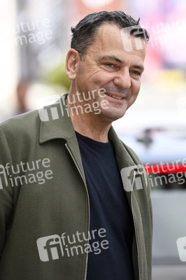 Ankunft von Christian Petzold auf dem San Sebastian International Film Festival 2023