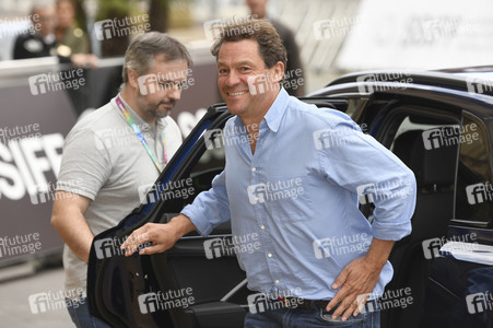 Ankunft von Dominic West auf dem San Sebastian International Film Festival 2023