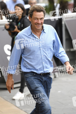 Ankunft von Dominic West auf dem San Sebastian International Film Festival 2023
