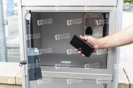 Symbolfoto Handy-Ladeautomat