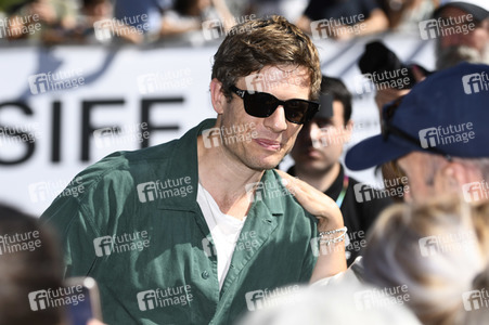 Ankunft von James Norton auf dem San Sebastian International Film Festival 2023