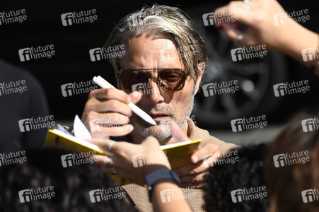 Ankunft von Mads Mikkelsen auf dem San Sebastian International Film Festival 2023