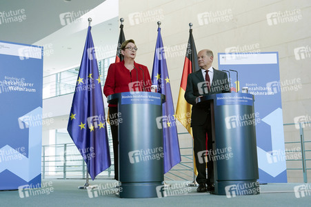Pressestatements vor der Sitzung 'Bündnis-Tag zum bezahlbaren Wohnraum' in Berlin