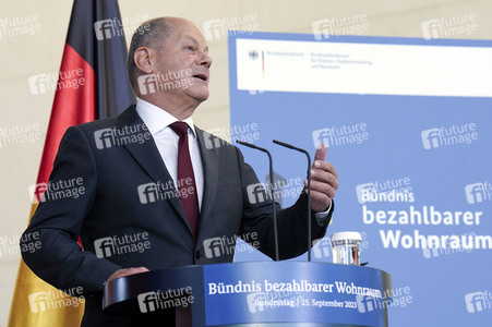 Pressestatements vor der Sitzung 'Bündnis-Tag zum bezahlbaren Wohnraum' in Berlin