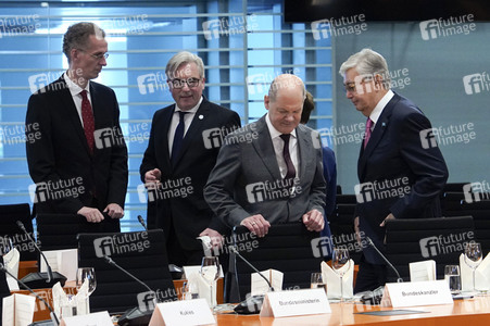 Empfang der Präsidenten von Kasachstan, Kirgisistan, Tadschikistan, Turkmenistan und Usbekistan im Kanzleramt in Berlin