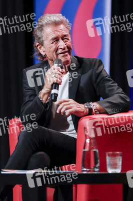 Hendrikje Balsmeyer und Peter Maffay auf der lit.Cologne Spezial 2023 in Köln