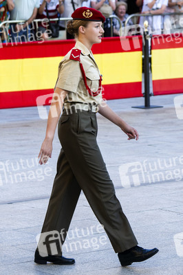 Leonor von Spanien bei Kranzniederlegung in Saragossa