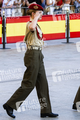 Leonor von Spanien bei Kranzniederlegung in Saragossa
