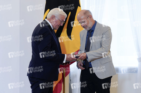 Verleihung des Verdienstordens der Bundesrepublik Deutschland in Berlin