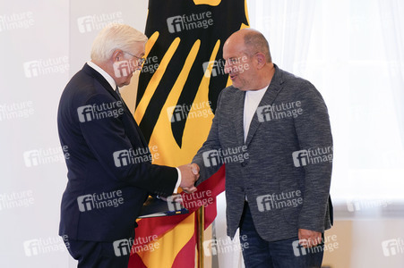 Verleihung des Verdienstordens der Bundesrepublik Deutschland in Berlin