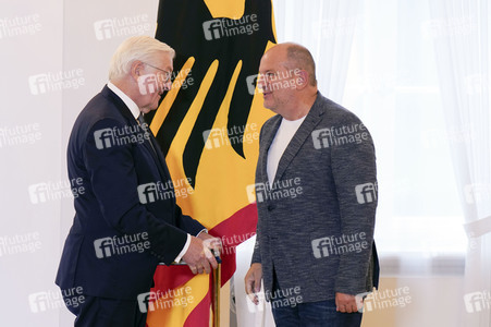 Verleihung des Verdienstordens der Bundesrepublik Deutschland in Berlin
