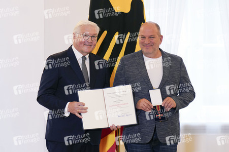Verleihung des Verdienstordens der Bundesrepublik Deutschland in Berlin