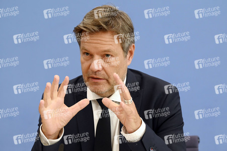 Bundespressekonferenz Vorstellung der Herbstprojektion der Bundesregierung in Berlin