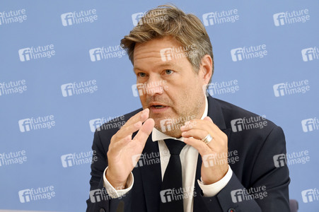 Bundespressekonferenz Vorstellung der Herbstprojektion der Bundesregierung in Berlin