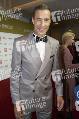 Goldene Bild der Frau 2023 in Hamburg